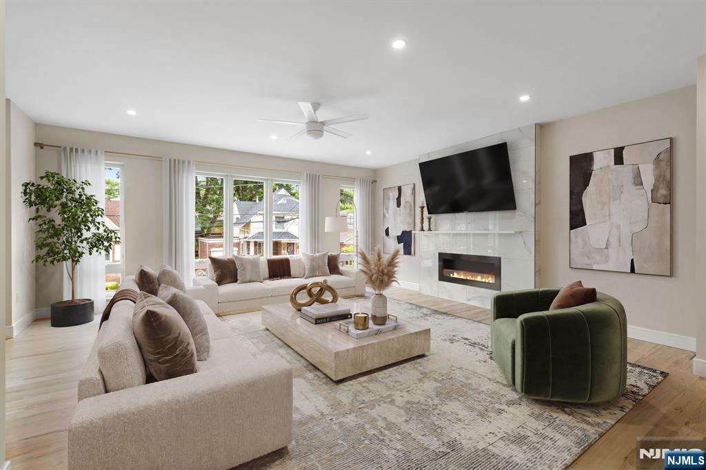 264 Beverly Hills Rd, Fort Lee, NJ 07024