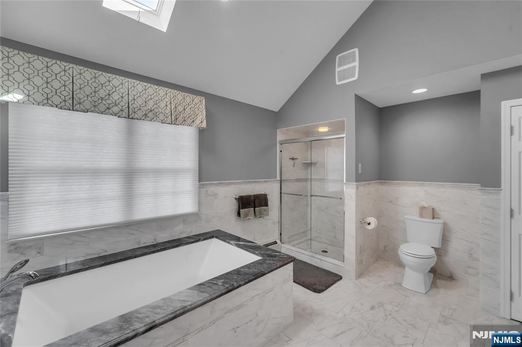 512 Brook Avenue — photo 19