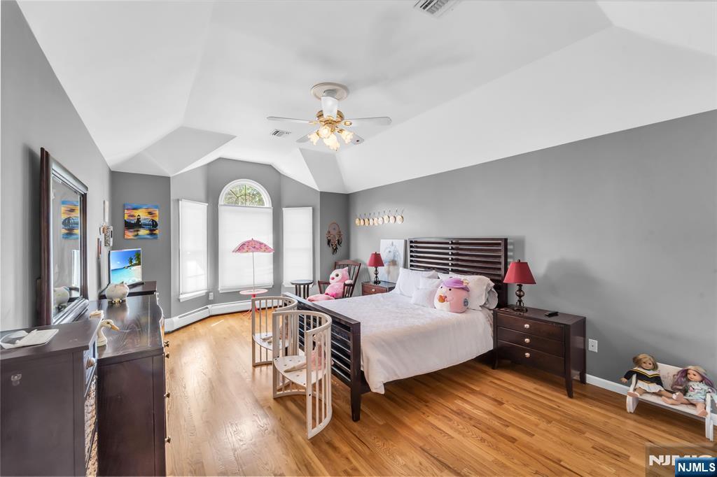 512 Brook Avenue — photo 24