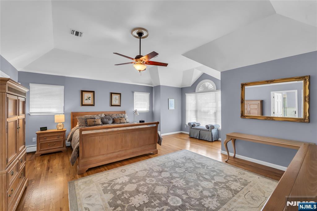 512 Brook Avenue — photo 33