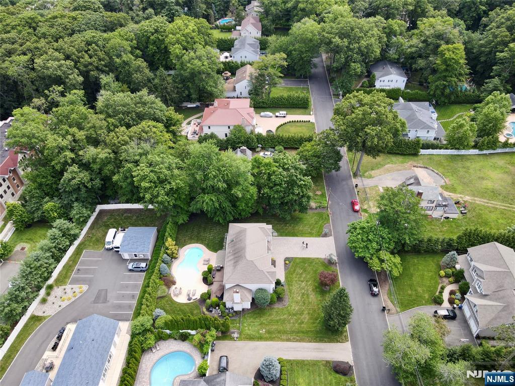 512 Brook Avenue — photo 42