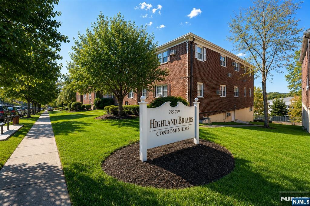 721 Broad Avenue 5A - Photo 3