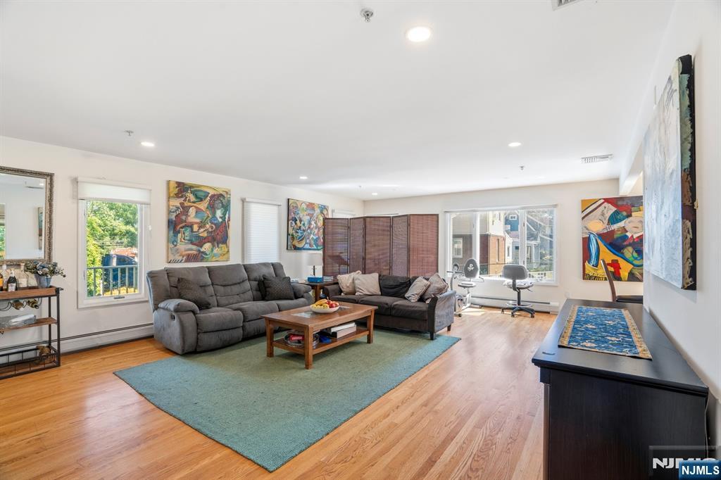 646 Teaneck Road — photo 7