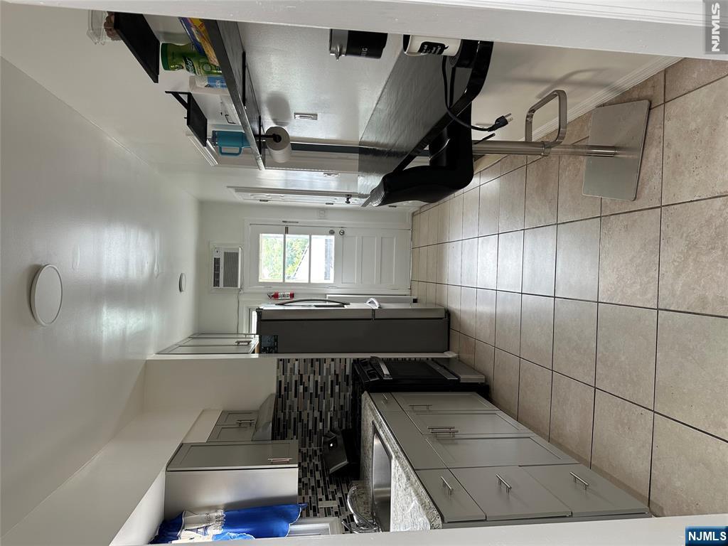 154 Union Avenue - Photo 4