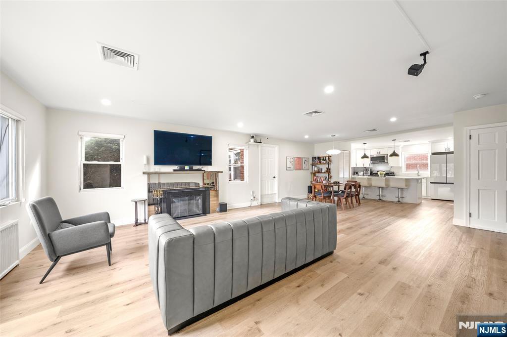 1303 Palisade Avenue — photo 11