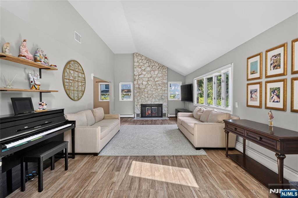 166 South Street - Photo 3