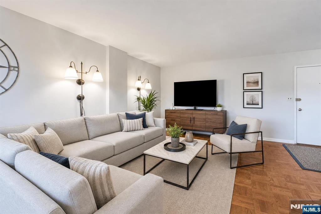 415 Claremont Avenue C004A - Photo 2