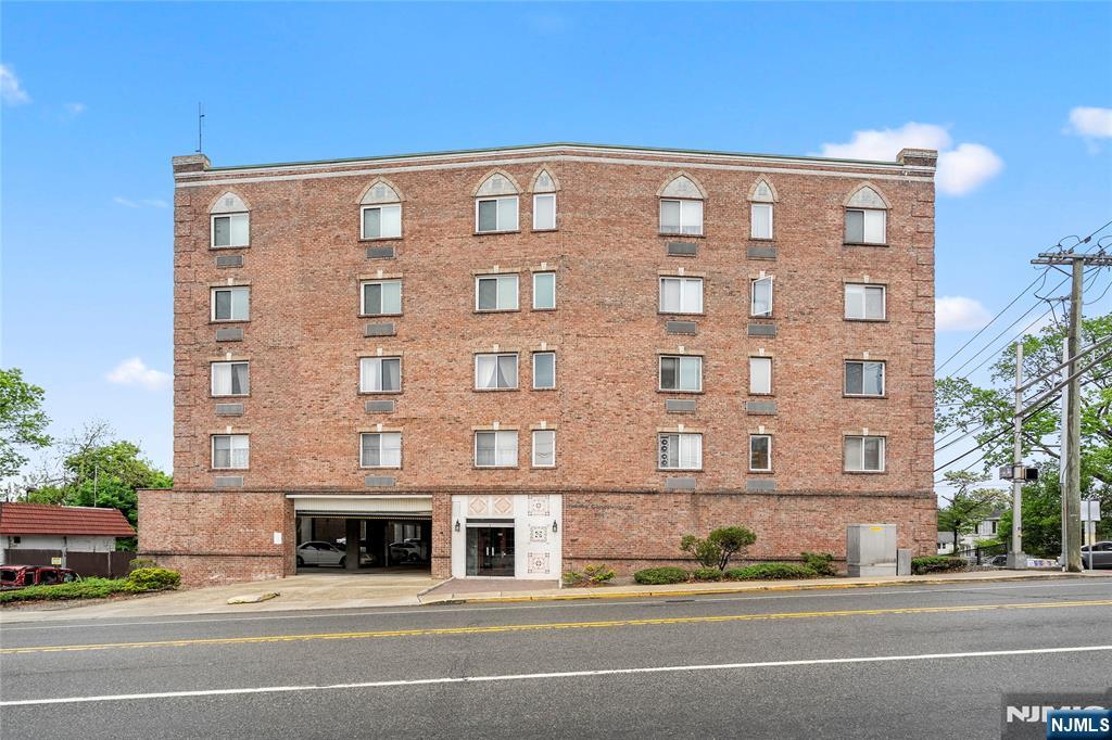 399 11th 206 - Photo 1