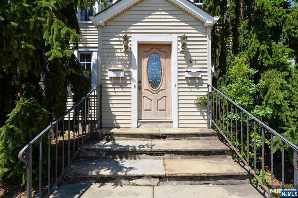 209 Merritt Ave, Bergenfield, NJ 07621