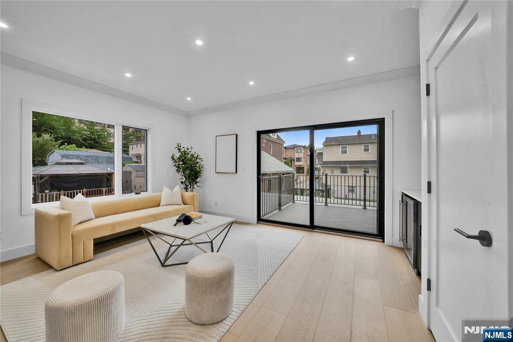255 Morningside Avenue — photo 16