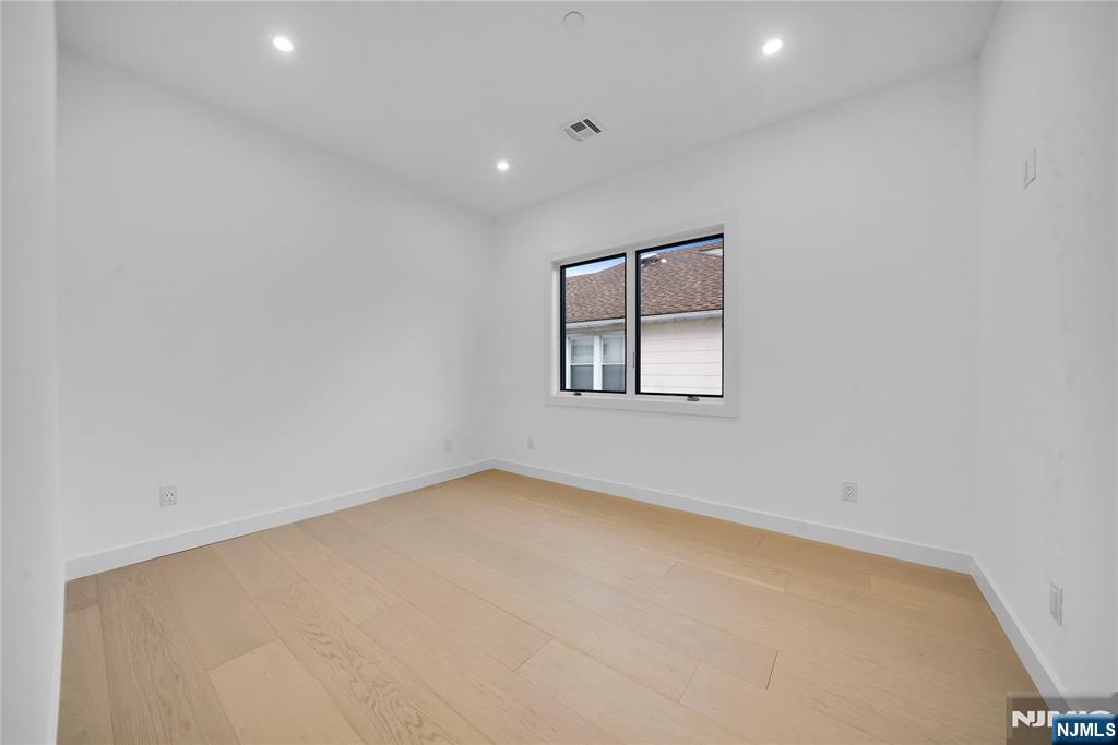 255 Morningside Avenue — photo 33