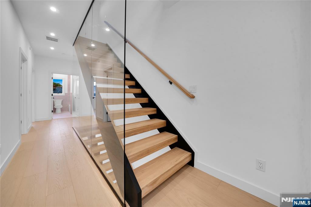 255 Morningside Avenue — photo 38