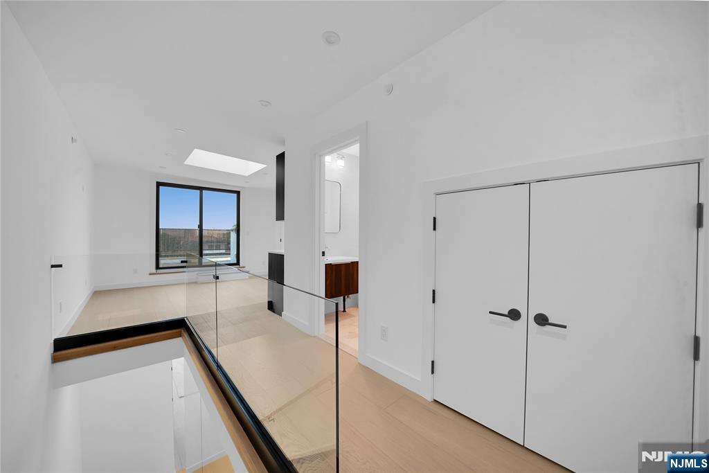 255 Morningside Avenue — photo 40