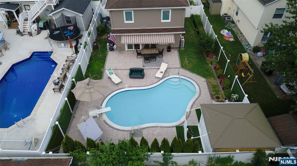 16 Adrian Street - Photo 4