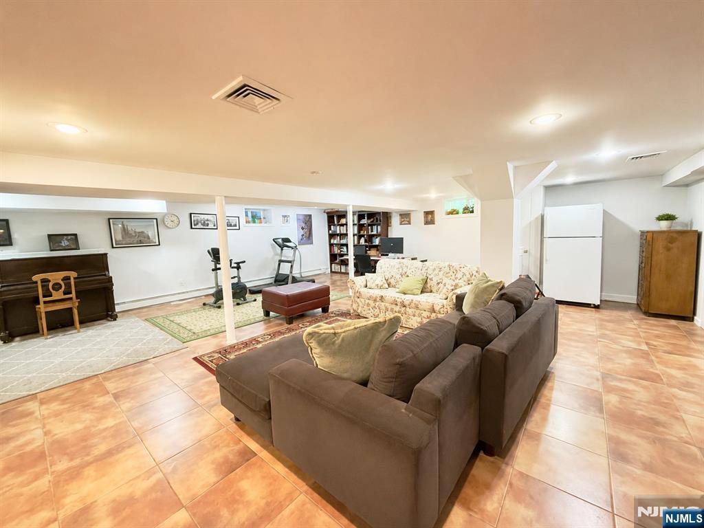 72 Foster Road — photo 16