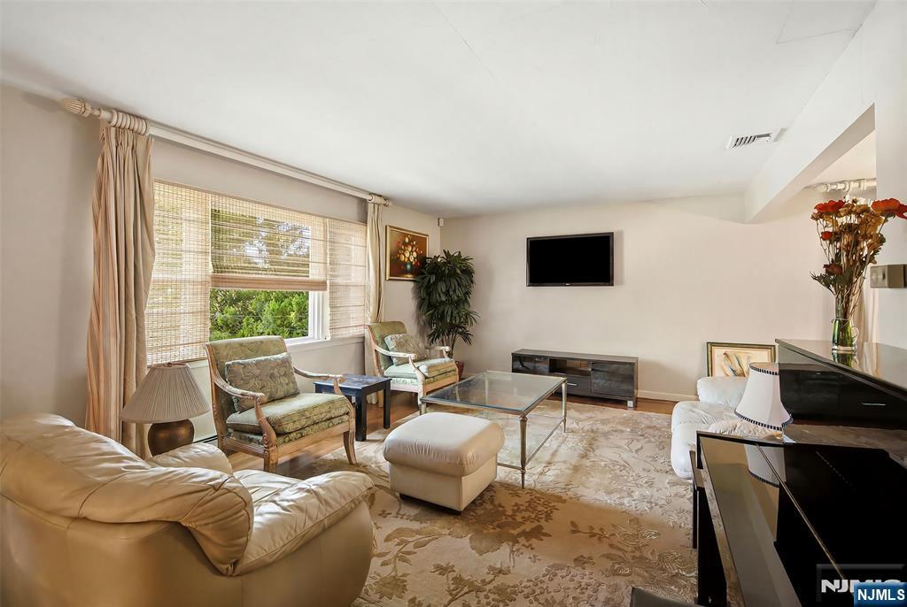 444 Lookout Avenue - Photo 5