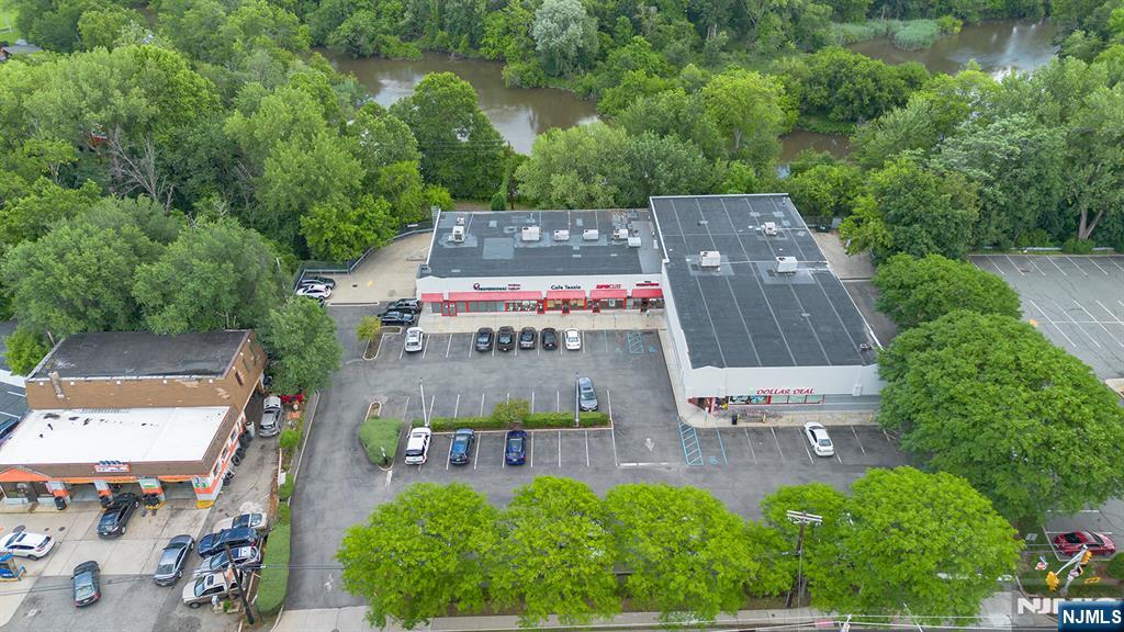 518-532 Kinderkamack Road - Photo 2