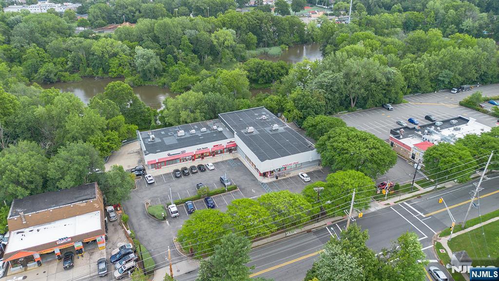 518-532 Kinderkamack Road - Photo 3