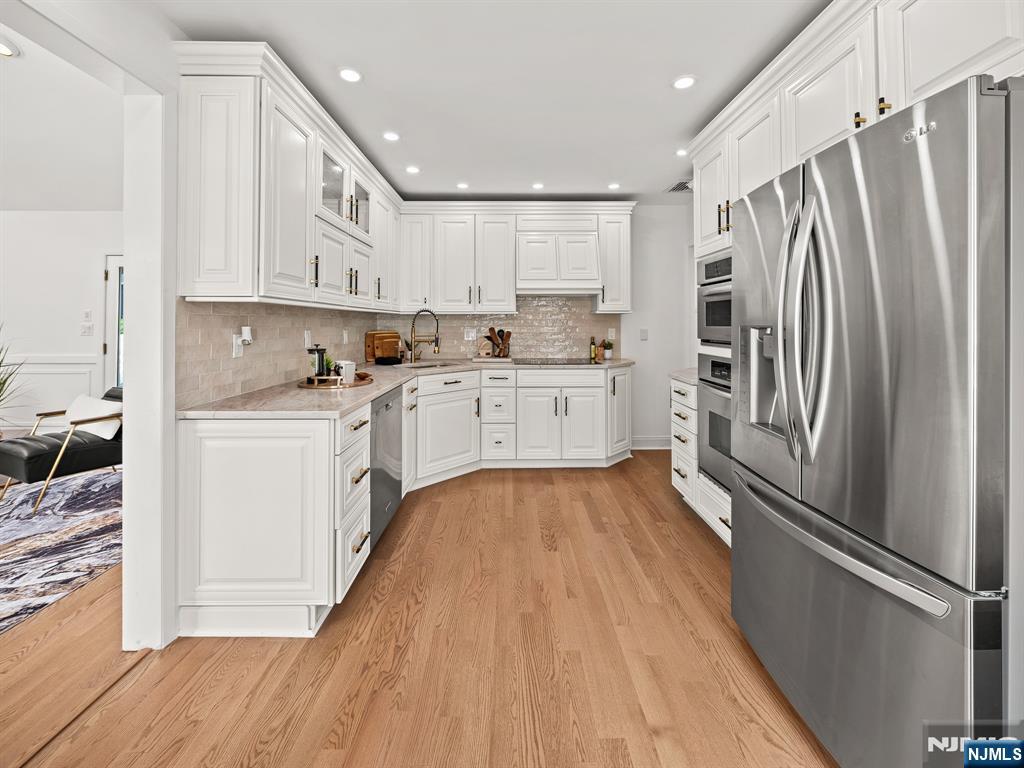 126 Skillman Terrace - Photo 5