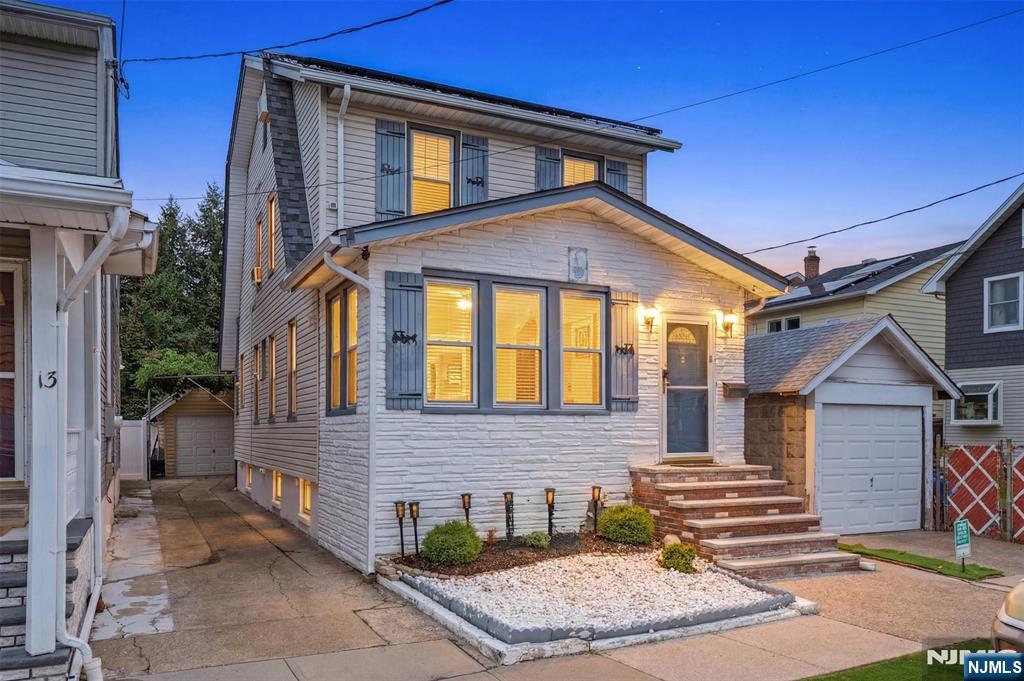 15 York Rd, North Arlington, NJ 07031