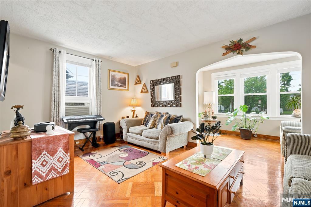 15 York Rd, North Arlington, NJ 07031