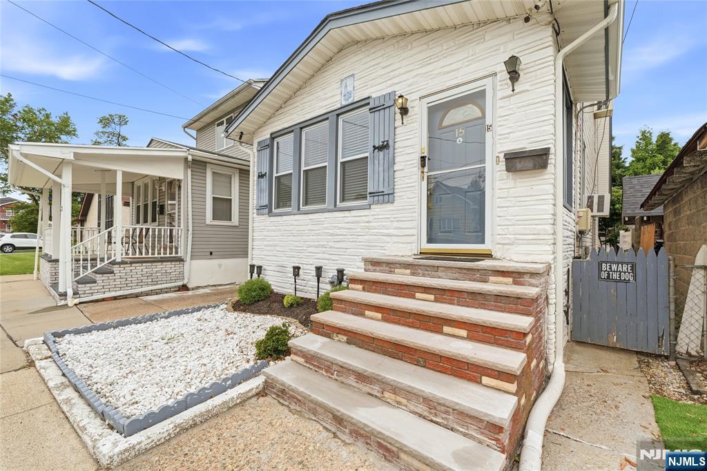 15 York Rd, North Arlington, NJ 07031