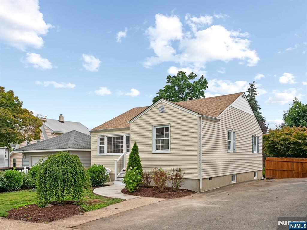 27 Kenter Place - Photo 1