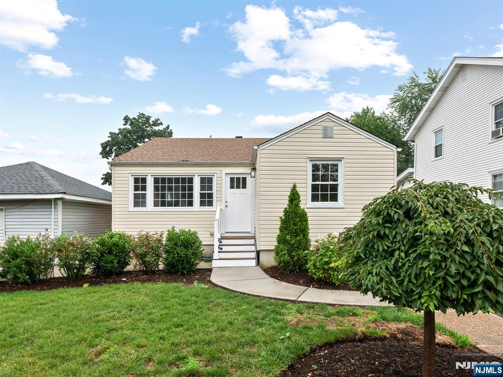 2nd image of 27 Kenter Pl, Clifton, NJ 07012 | MLS# 26026075