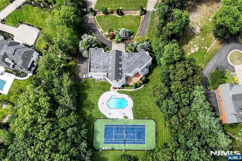 Photo 2 of Single family home for sale at 20 Burning Hollow Rd, Saddle River, NJ 07458 | MLS# 26026076 | Listing updated on 2026-10-08