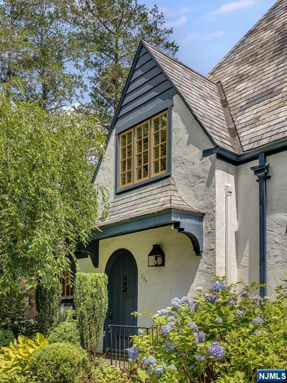 285 Linden Avenue - Photo 3