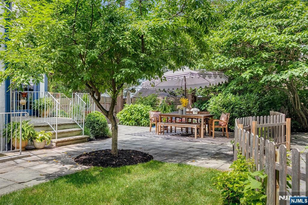 285 Linden Avenue — photo 34