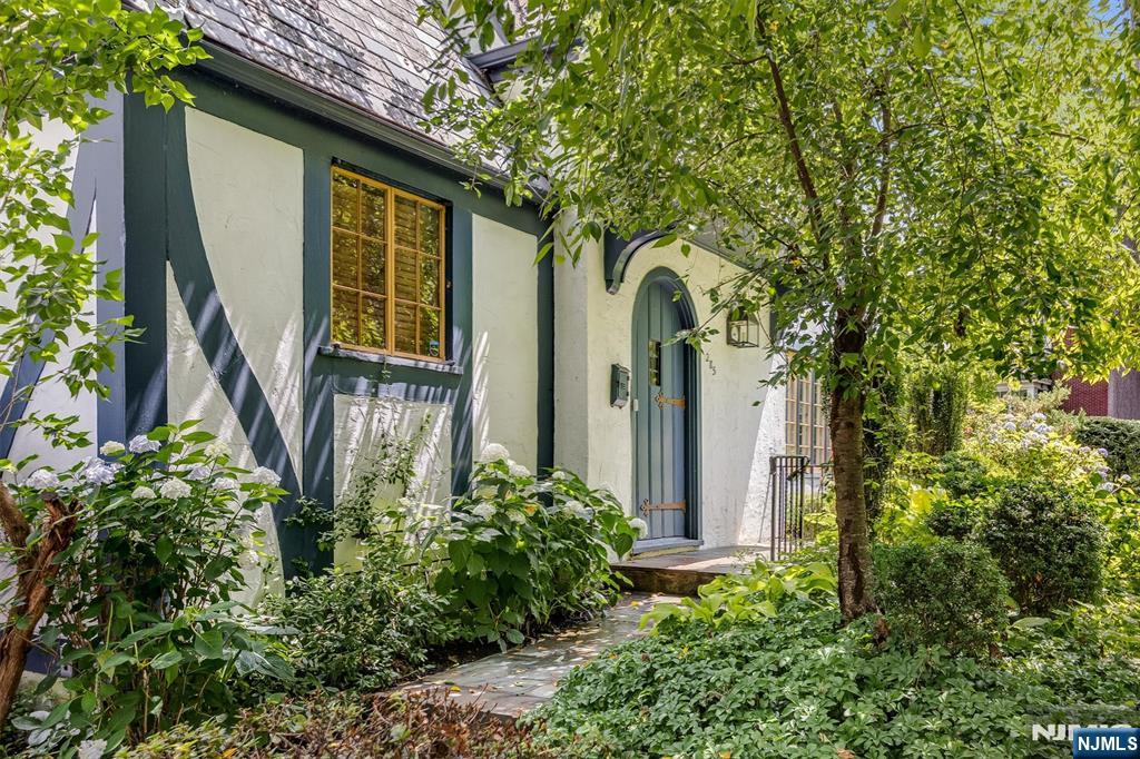 285 Linden Avenue - Photo 5