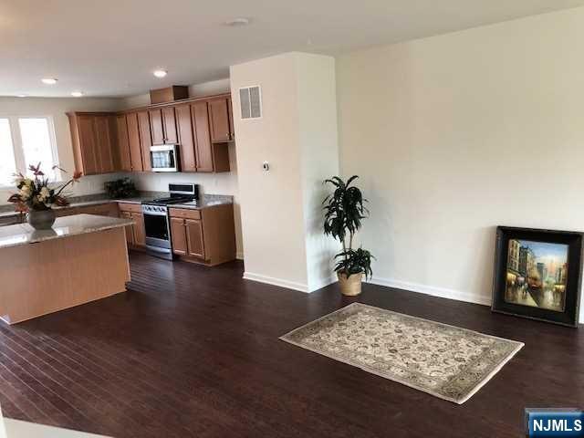 32 Litchfield Ln #403, Fair Lawn, NJ 07410