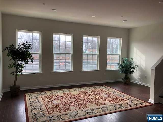 32 Litchfield Ln #403, Fair Lawn, NJ 07410