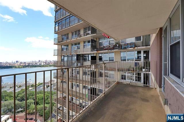 6040 Boulevard East 29N - Photo 3