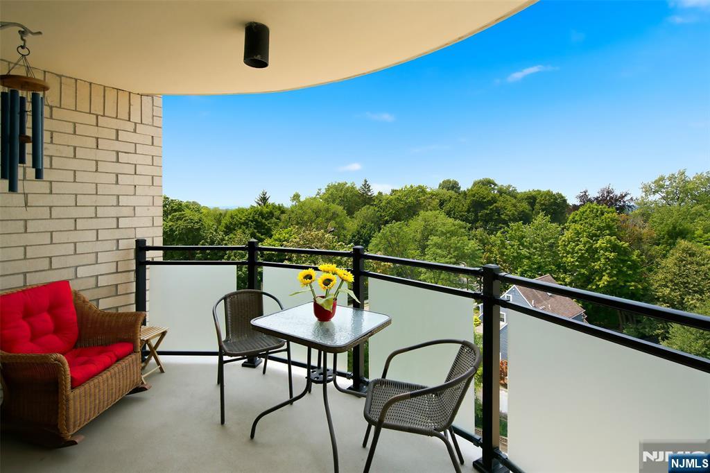 125 Prospect Ave #8C, Hackensack, NJ 07601