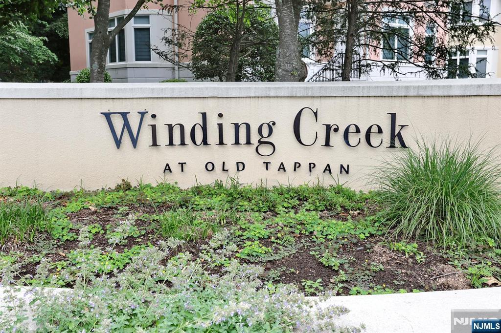 136 Winding Creek