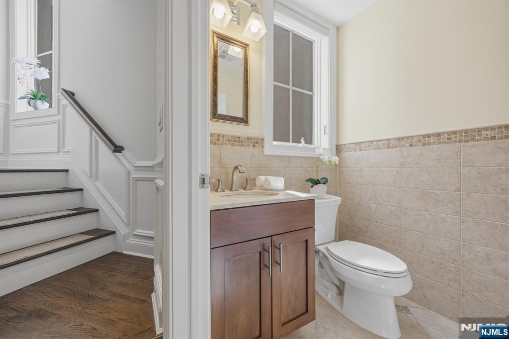 200 Laird Avenue 204 - Photo 5