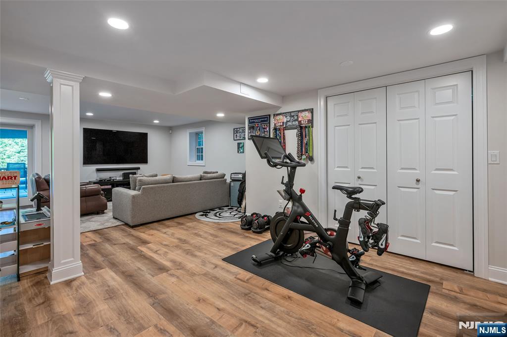 131 Highwood Avenue — photo 34