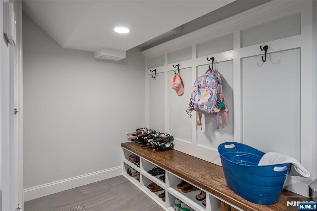131 Highwood Avenue — photo 38