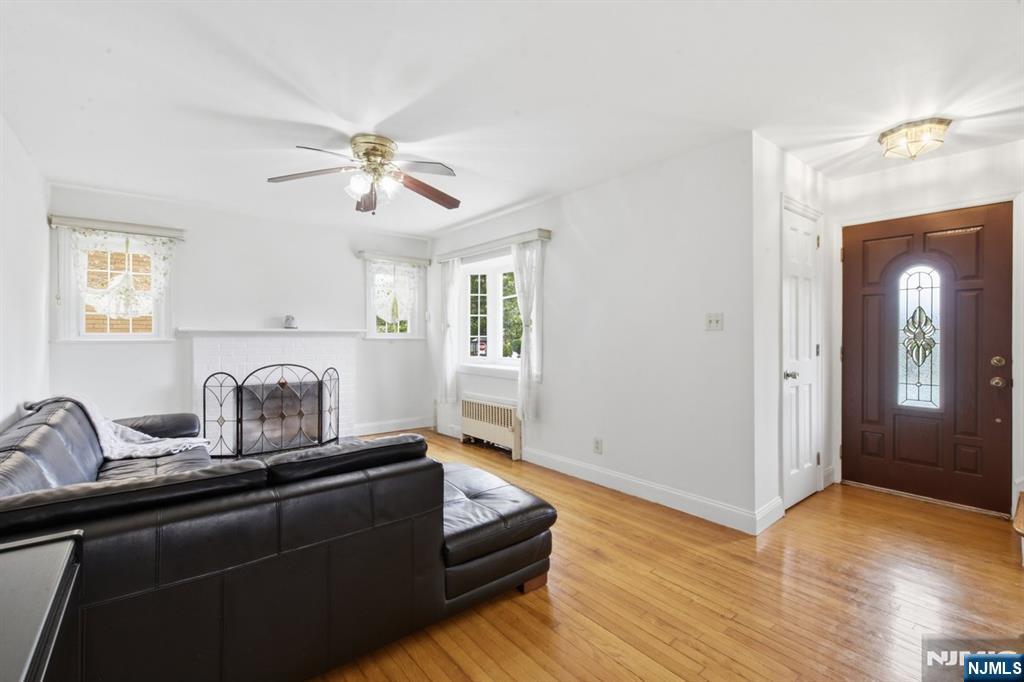 208 Baldwin Avenue - Photo 3