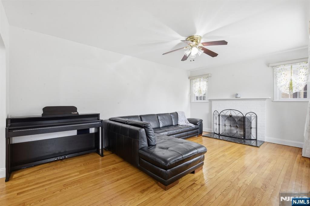 208 Baldwin Avenue - Photo 4