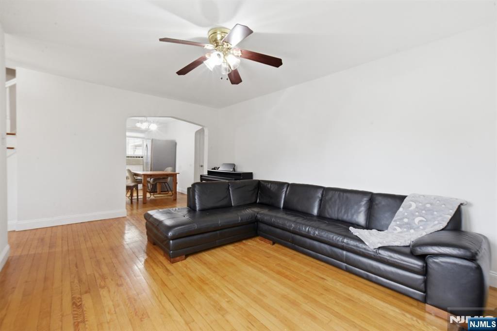 208 Baldwin Avenue - Photo 5