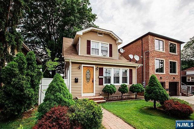 127 E Brinkerhoff Avenue - Photo 1