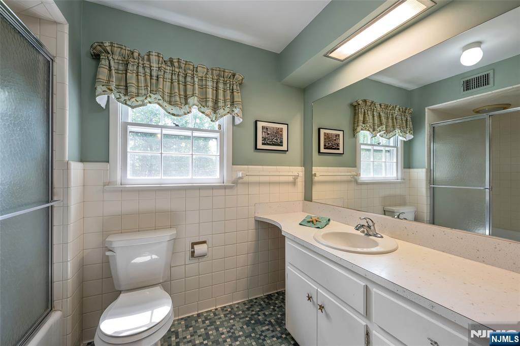 570 Bennington Terrace — photo 29