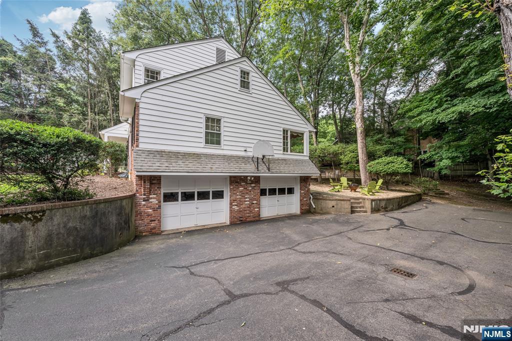 570 Bennington Terrace — photo 33