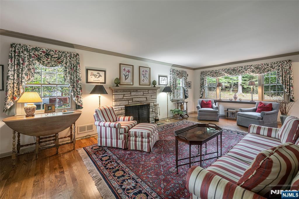 570 Bennington Terrace — photo 7