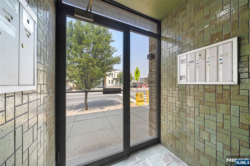 1014 Kennedy Boulevard - Photo 4