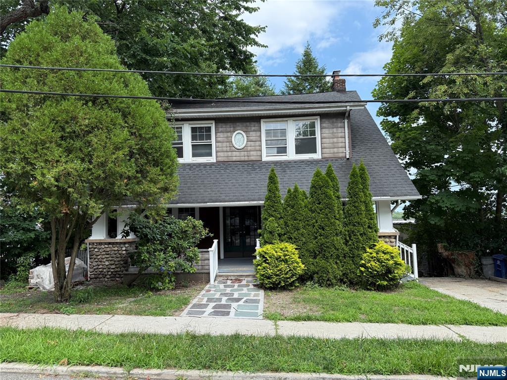 Homes for sale in Leonia, NJ | 110 Romaine Pl, Leonia, NJ 07605 | MLS# 26026137