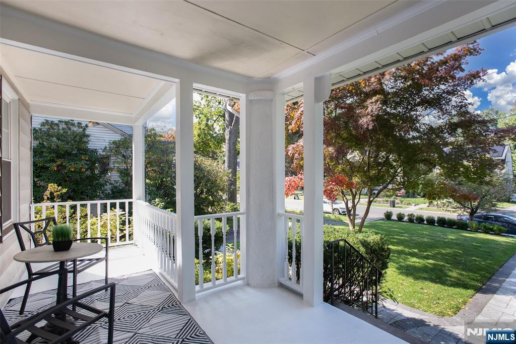 8 Franklin Place - Photo 3